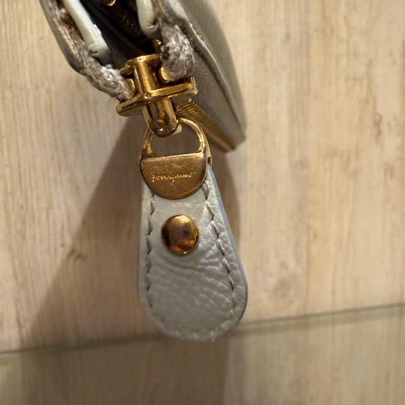 Salvatore Ferragamo Light Blue Leather Wallet - Picture 3 of 8
